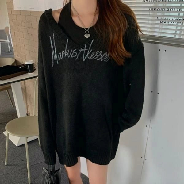 Two-Piece Set of 2 Front Logo V-Neck Knit Sweaters in Two Colors - 2XL
