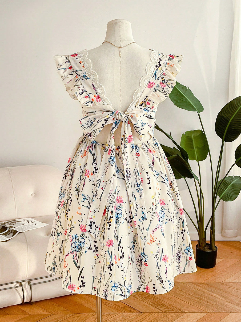 CosyJoli Ditsy Floral Tie-Up Back Dress