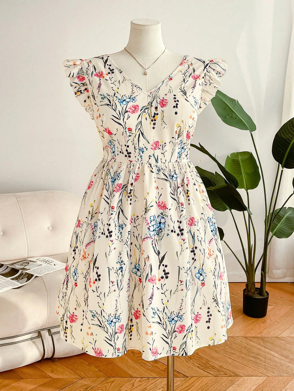 CosyJoli Ditsy Floral Tie-Up Back Dress