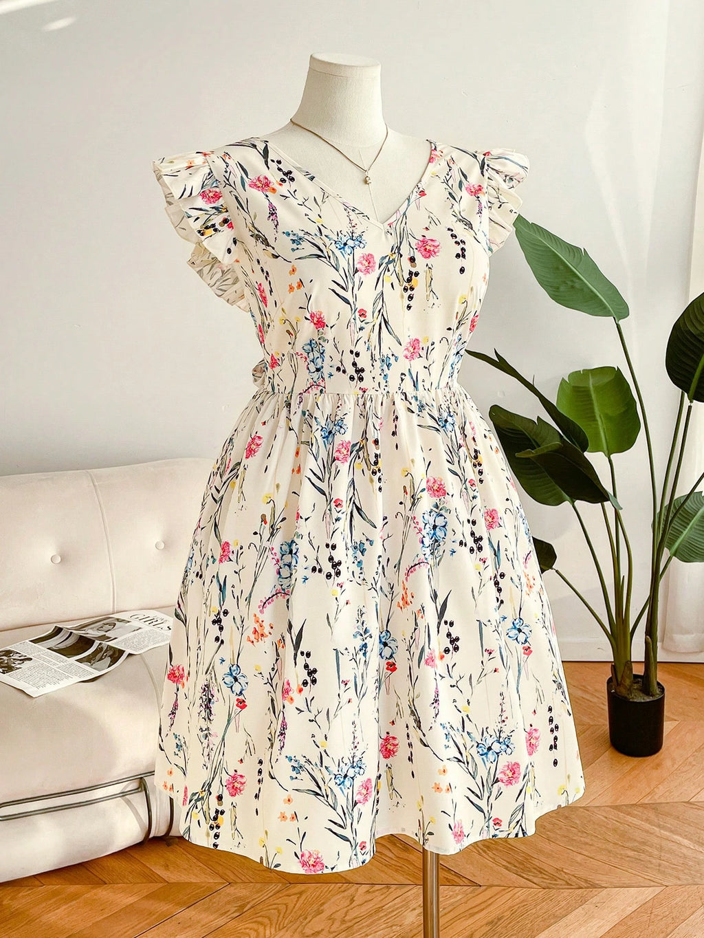 CosyJoli Ditsy Floral Tie-Up Back Dress