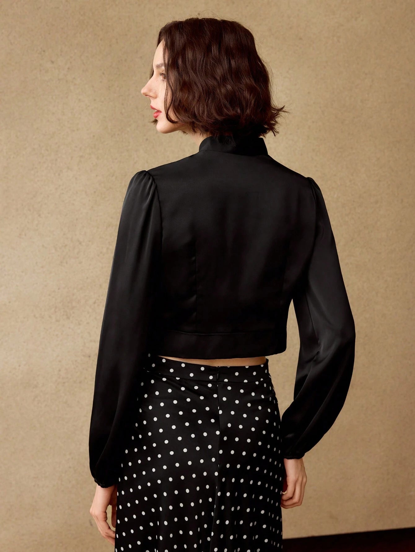 PREMIUM SOLID LANTERN SLEEVE RHINESTONE DETAIL TOP