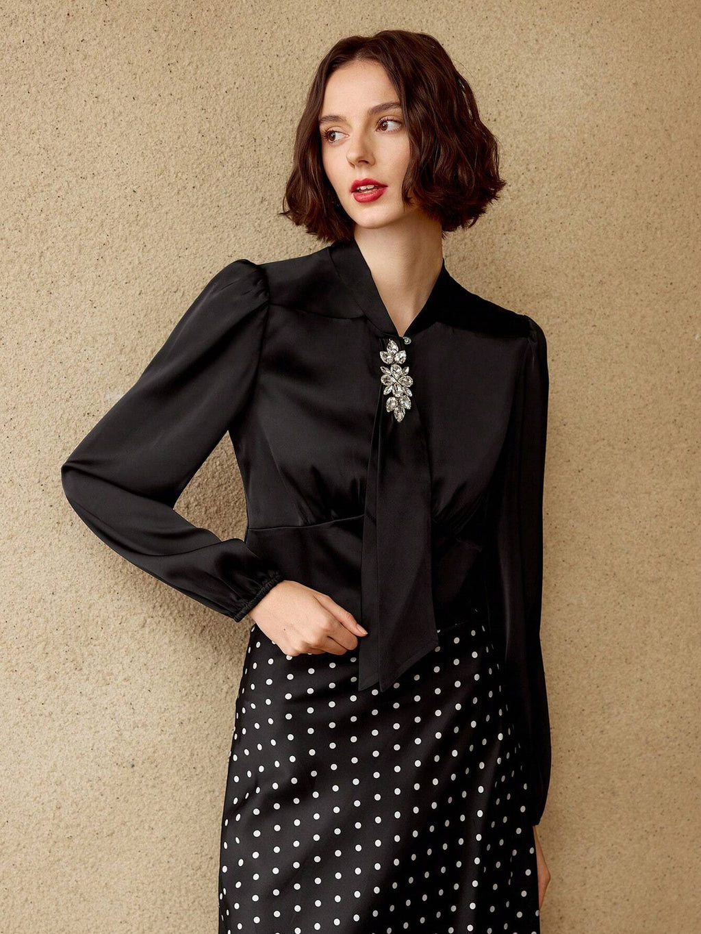 PREMIUM SOLID LANTERN SLEEVE RHINESTONE DETAIL TOP