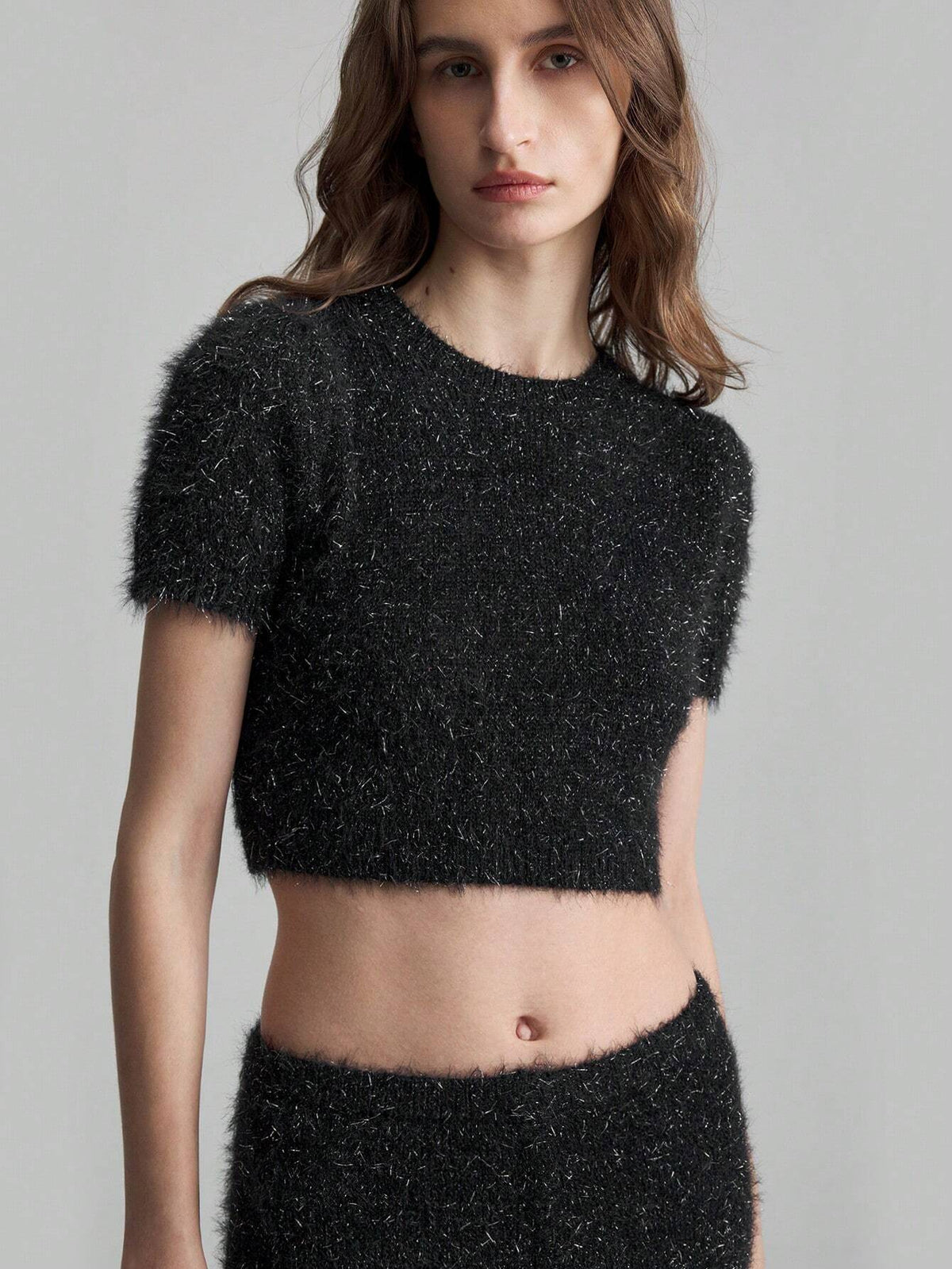 Ontre 2pcs Women's Fashionable Short Sleeve Cropped Knit Top And Mini Skirt Sweater Set - XS