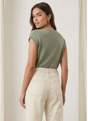 THE OFF-WHITE COMFORT-FIT MOM JEANS