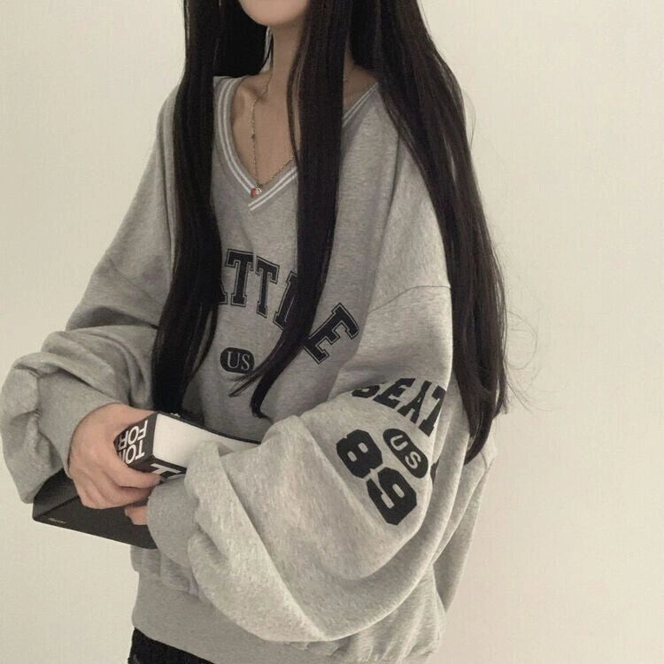 V-neck drop shoulder loose sweatshirt - L