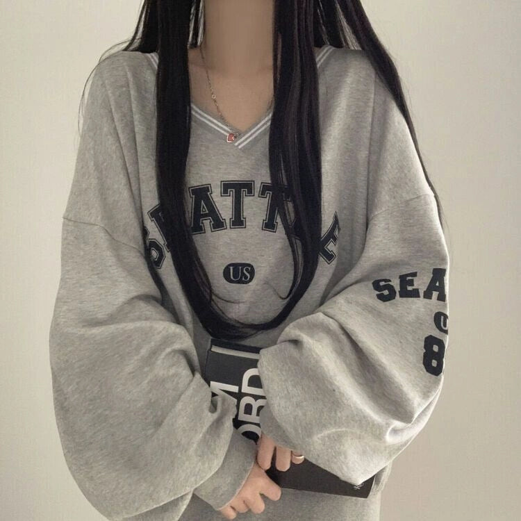 V-neck drop shoulder loose sweatshirt - L